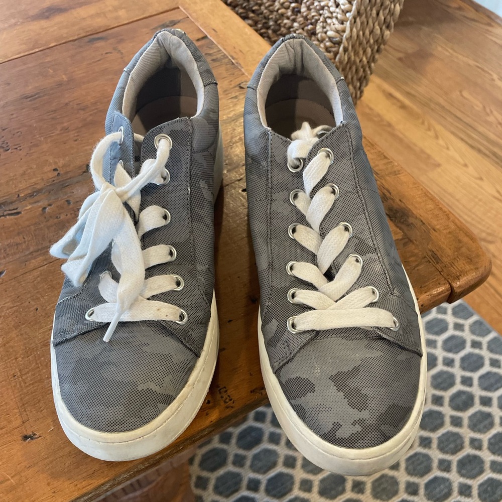 Steve Madden Gray Camouflage Canvas Sneakers with White Laces REFLECTIVE!